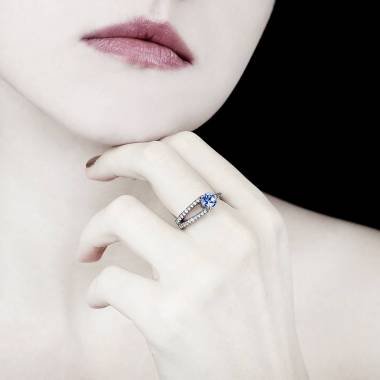 Bague saphir bleu pavage diamant or blanc Plena Luna