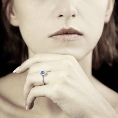 Bague saphir bleu Isaure solo