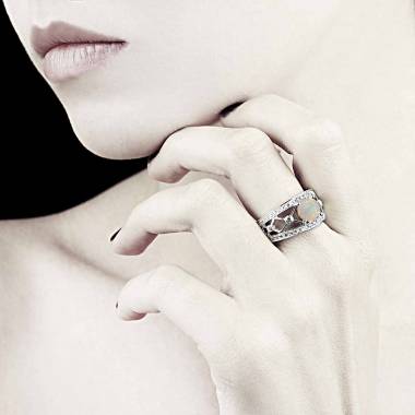 bague-opale-blanche-or-blanc-regina suprema